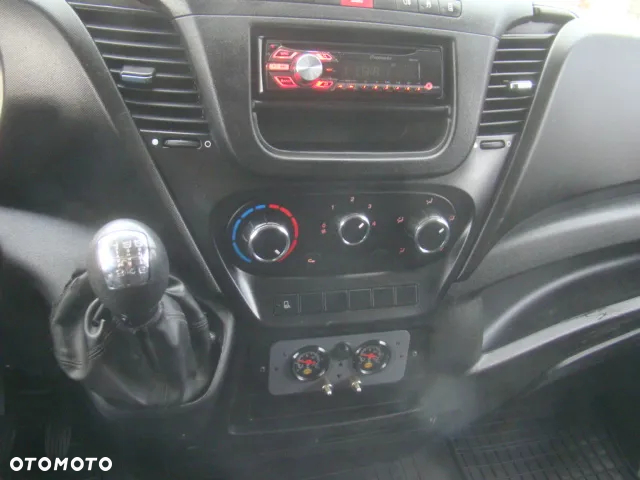 Iveco DAILY 50/35 C 15 3.0TDI FIRANA Z PRAWEJ STRONY 3.5T DMC WINDA - 18