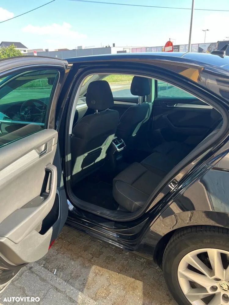 Skoda Superb 2.0 TDI DSG Ambition - 9