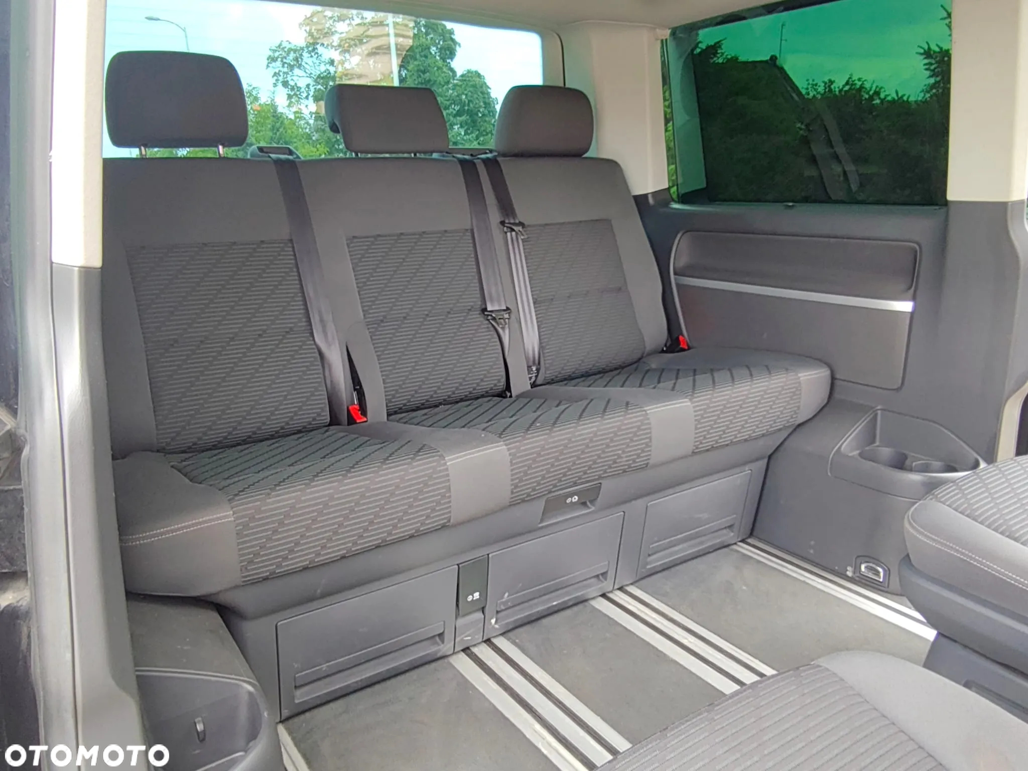 Volkswagen Multivan - 6
