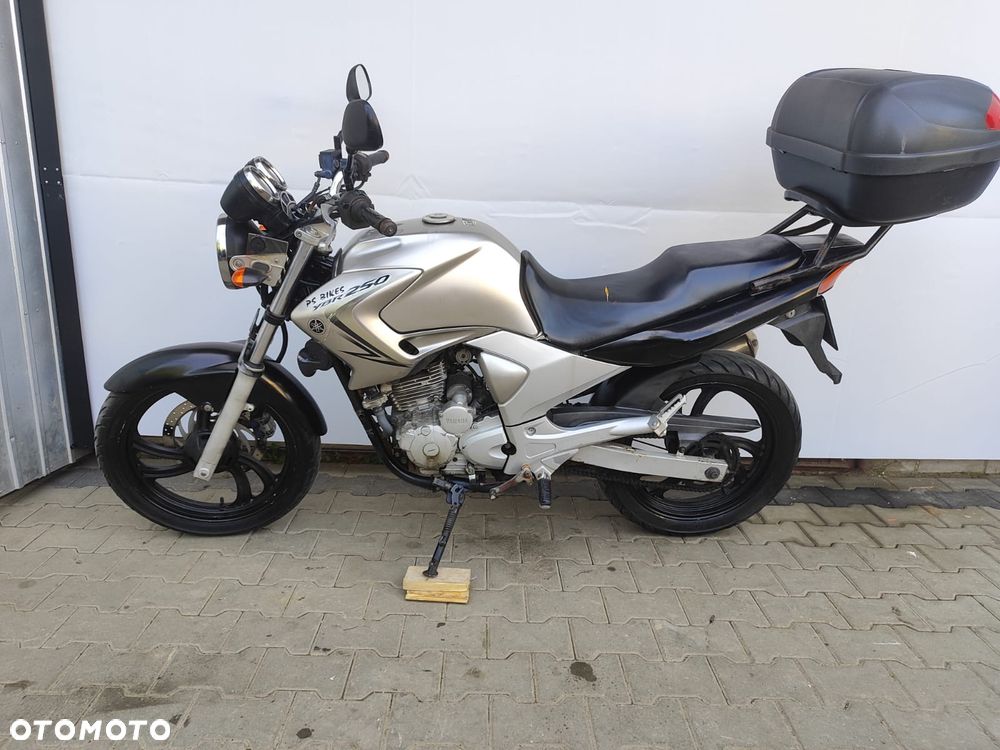 Yamaha YBR - 3