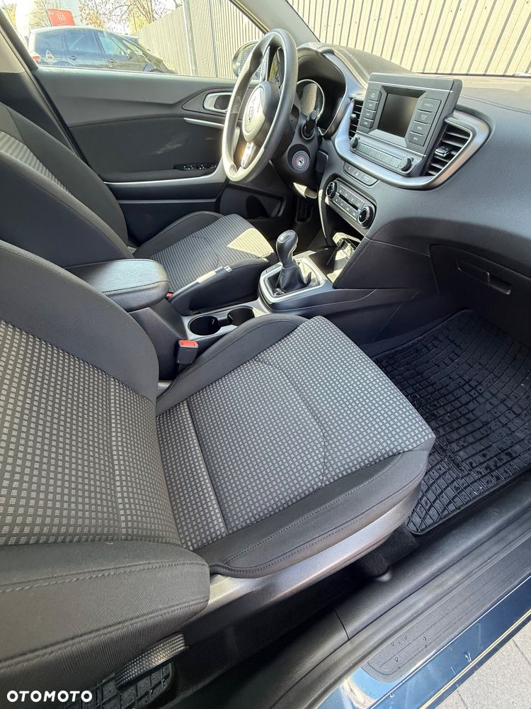 Kia Ceed - 16