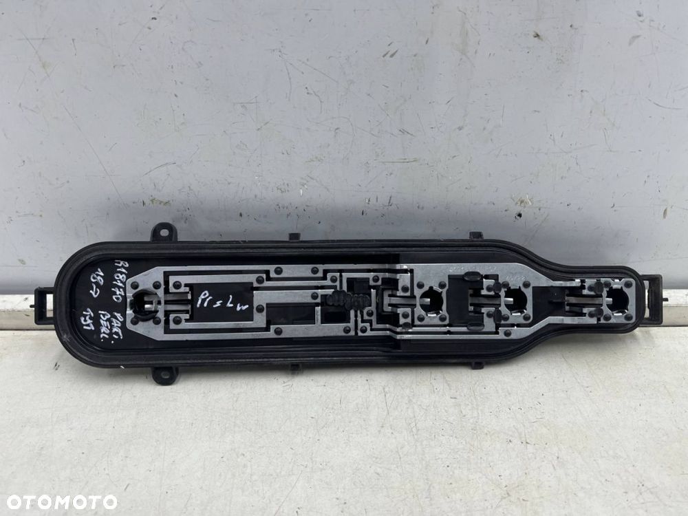 Wkład lampy Citroen Berlingo Partner Proace City Combo E 18r- prawa lewa tylna listwa oprawa żarówek - 2