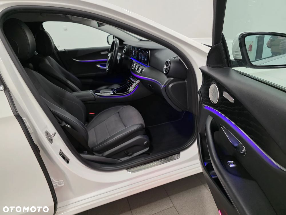 Mercedes-Benz Klasa E 300 de 4-Matic Exclusive - 31