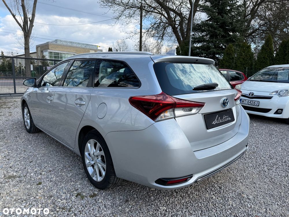 Toyota Auris Hybrid 135 Premium - 5