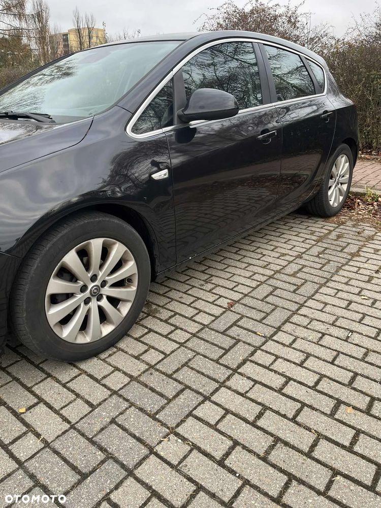 Opel Astra 1.4 Turbo Cosmo - 2