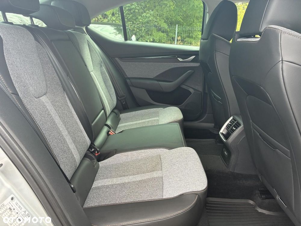 Skoda Octavia 2.0 TDI Selection DSG - 16