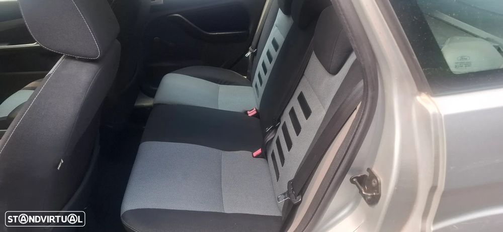 Ford Focus SW 1.4 16V Trend - 4