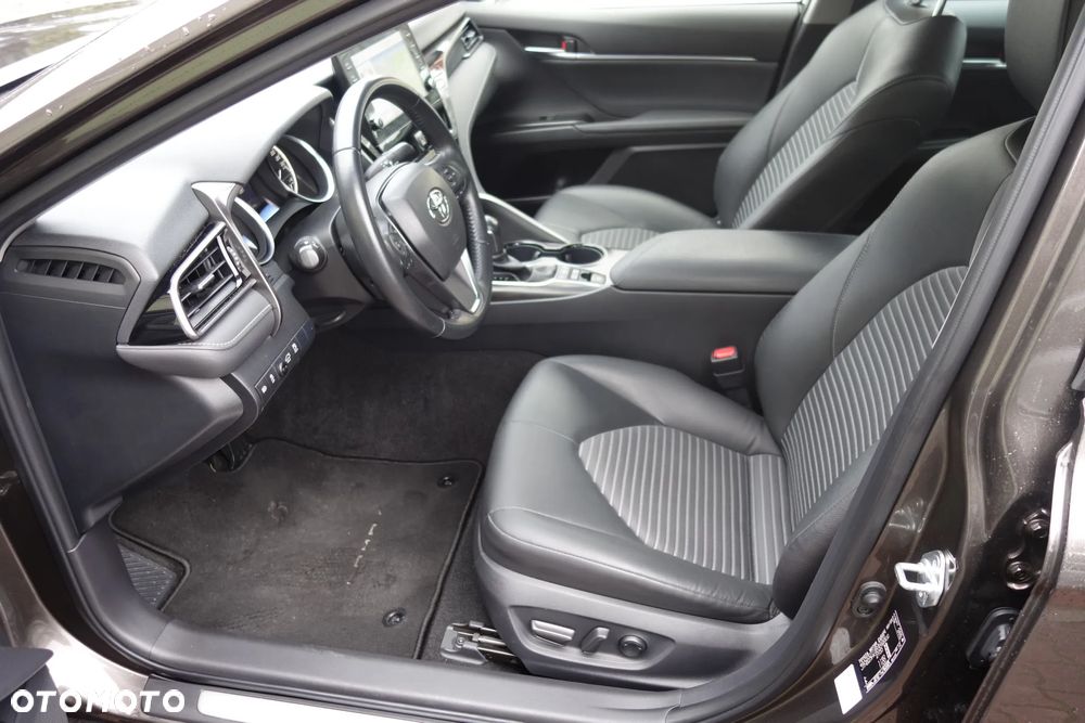 Toyota Camry 2.5 Hybrid Prestige CVT - 12