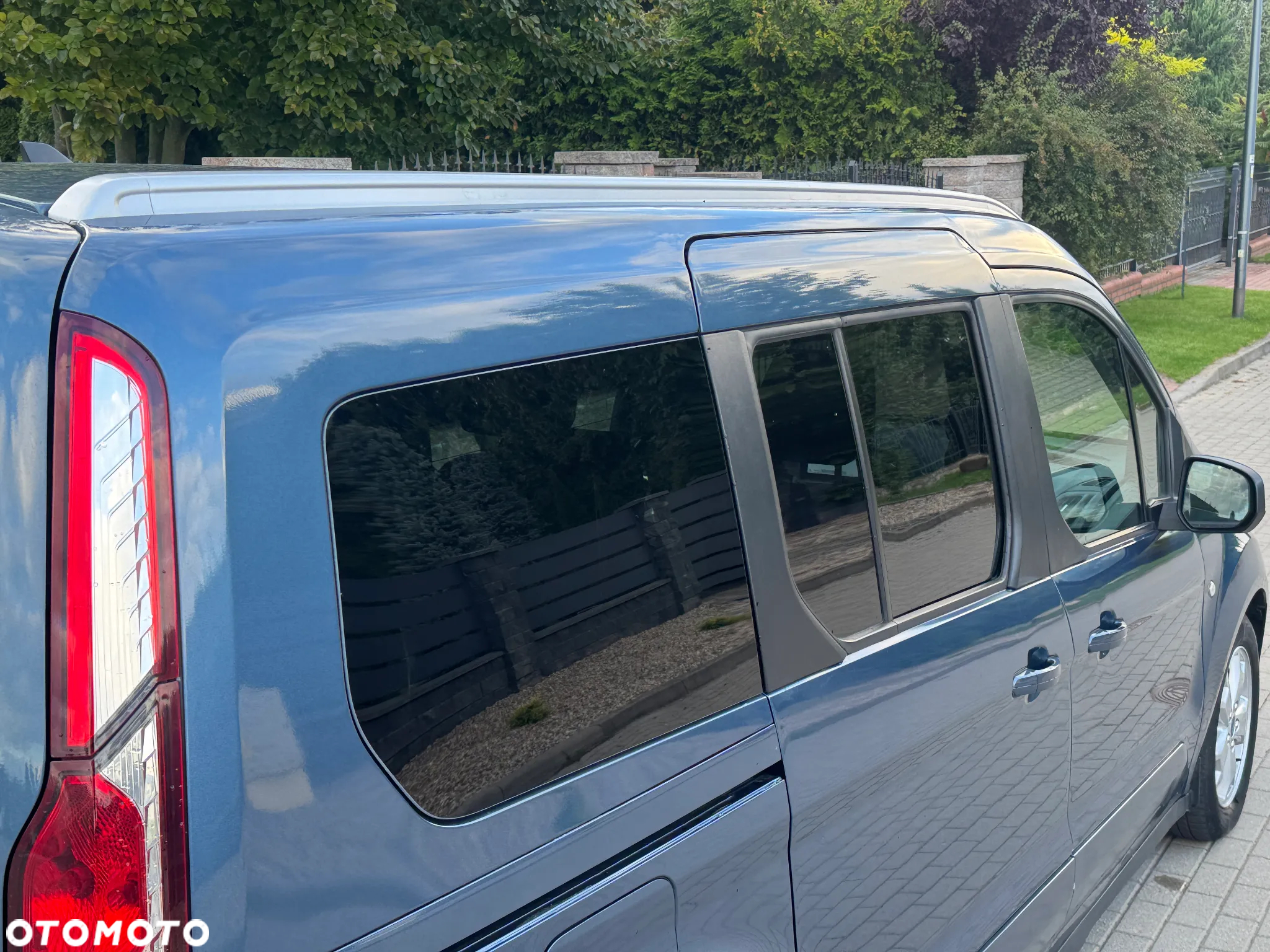 Ford Tourneo Connect 1.5 EcoBlue Start-Stop Titanium - 30
