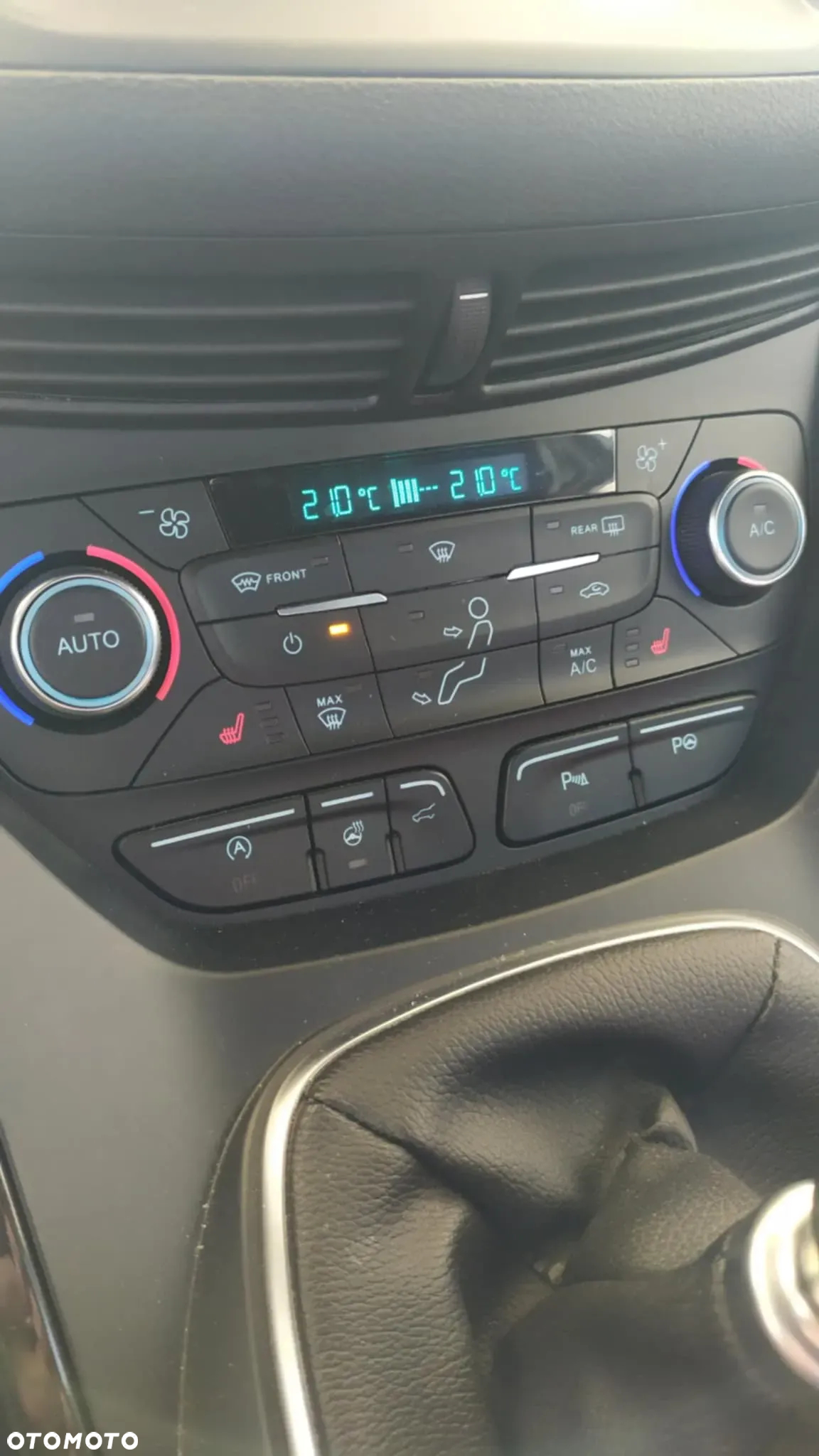 Ford Kuga 1.5 EcoBoost 2x4 ST-Line - 19