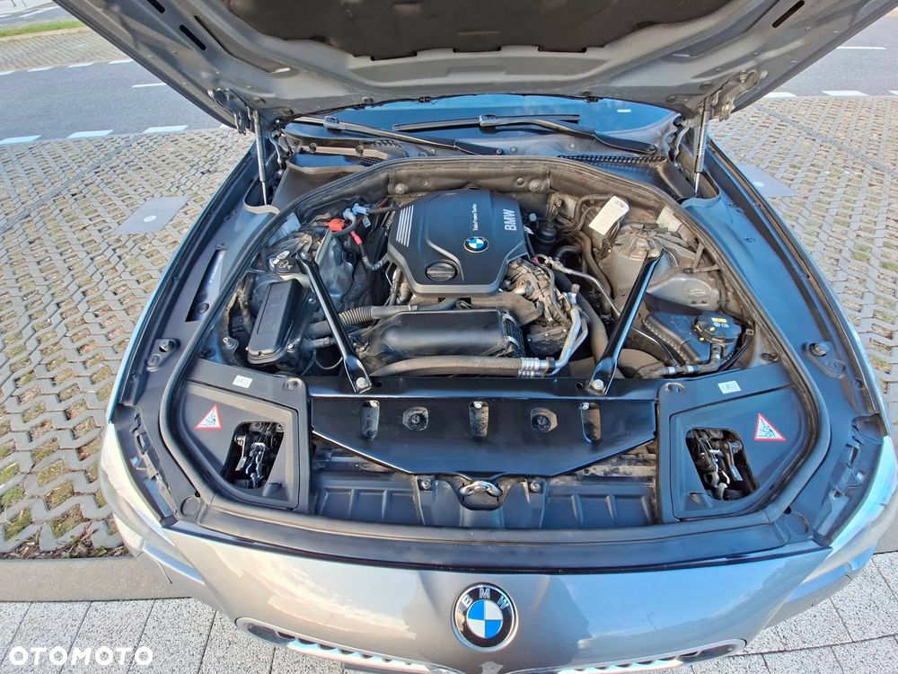 BMW Seria 5 518d - 12
