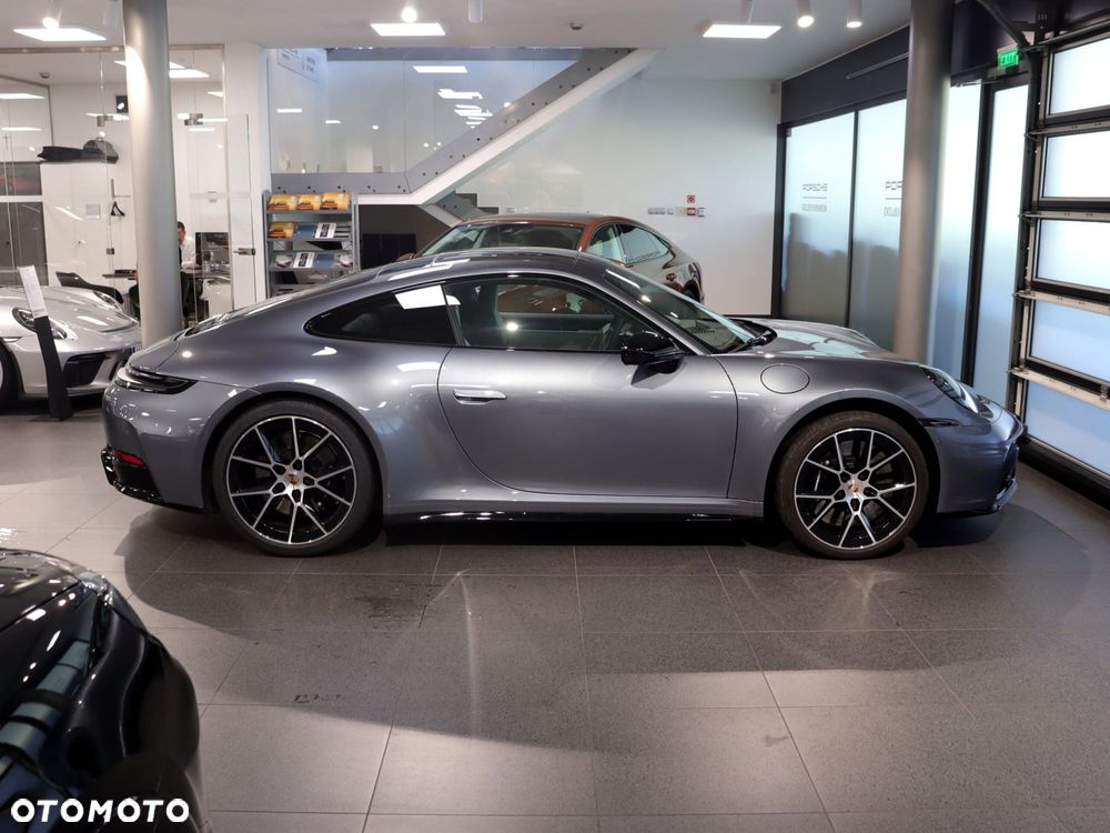 Porsche 911 Carrera T-Hybrid 4 GTS - 6