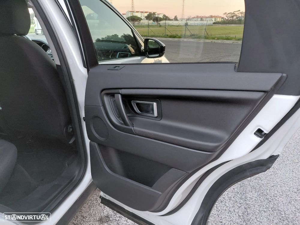 Land Rover Discovery Sport 2.0 TD4 HSE - 17