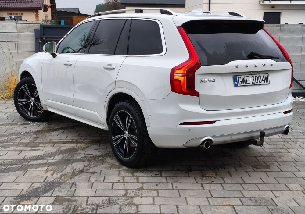 Volvo XC 90 D5 AWD Geartronic Momentum - 4