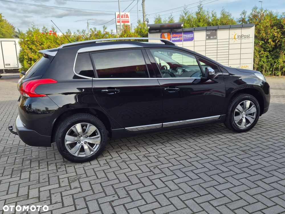 Peugeot 2008 1.2 Pure Tech Signature - 12