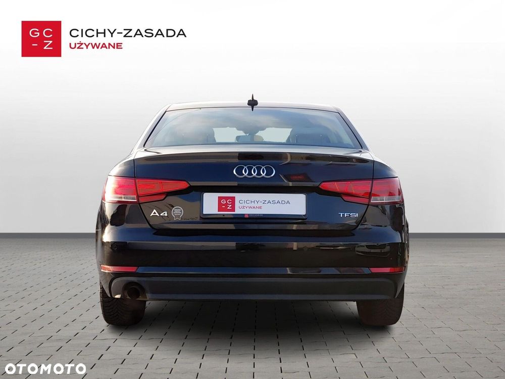 Audi A4 Limousine - 4