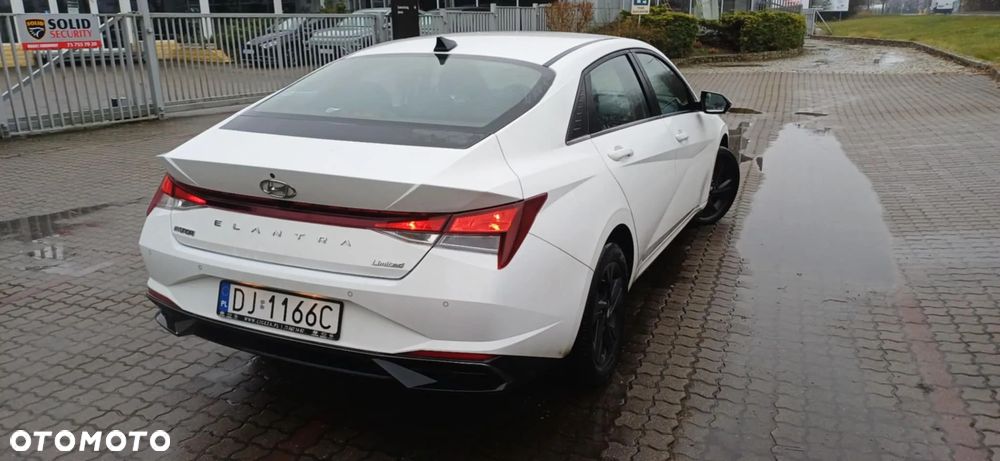 Hyundai Elantra 1.6 Smart - 10