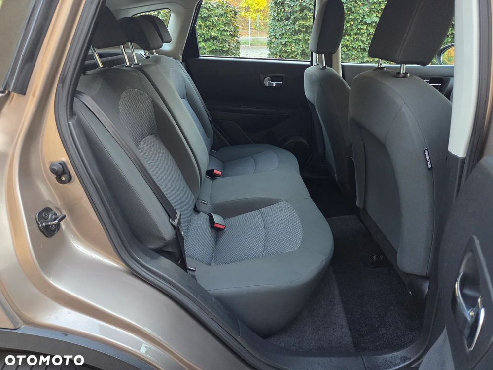 Nissan Qashqai 2.0 4x4 visia - 16