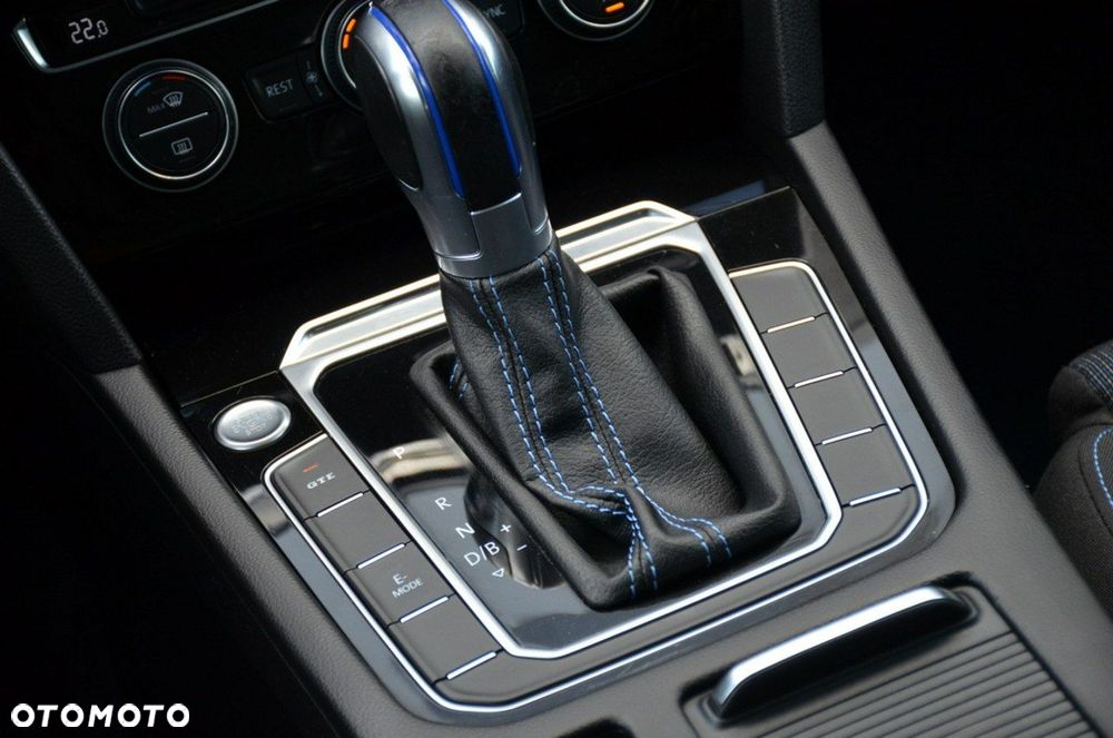 Volkswagen Passat - 34