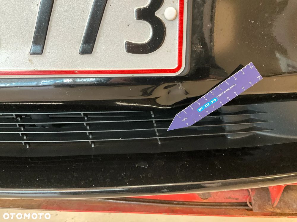 Tesla Model Y Long Range AWD - 14