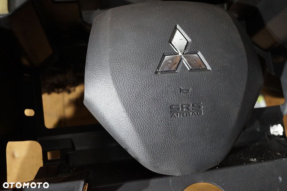 DESKA ROZDZIELCZA AIRBAG KONSOLA OUTLANDER III LIFT MITSUBISHI 2015-2018 - 4