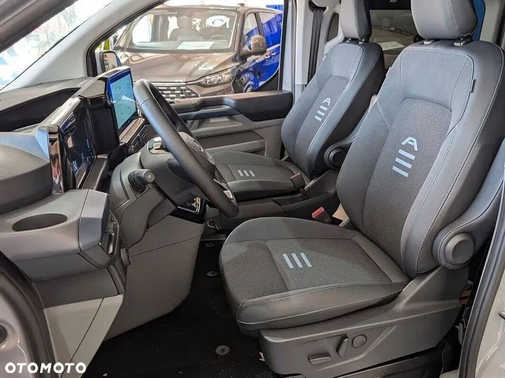 Ford Tourneo Custom - 13