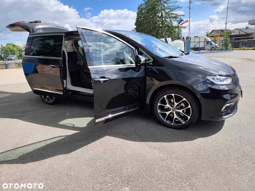 Chrysler Pacifica - 14
