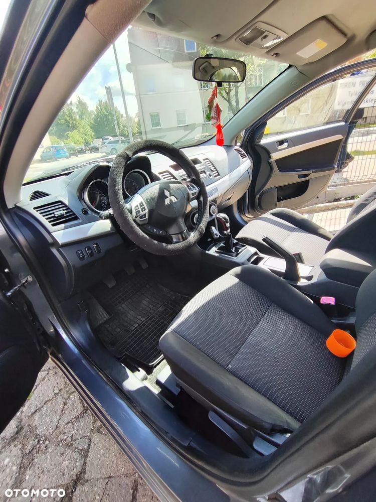 Mitsubishi Lancer 1.8 Invite - 15