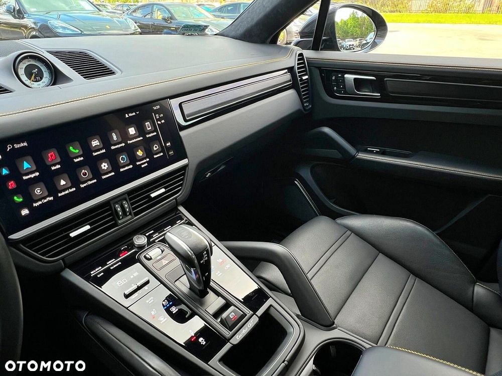 Porsche Cayenne - 16