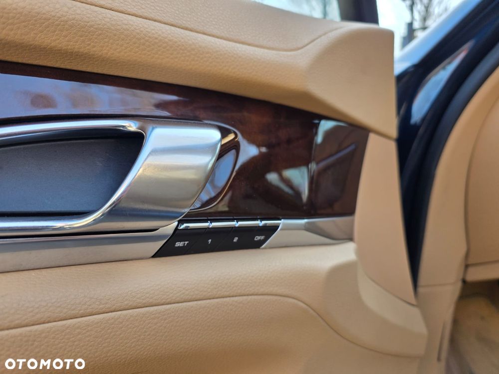 Porsche Panamera 4 PDK Platinum Edition - 19