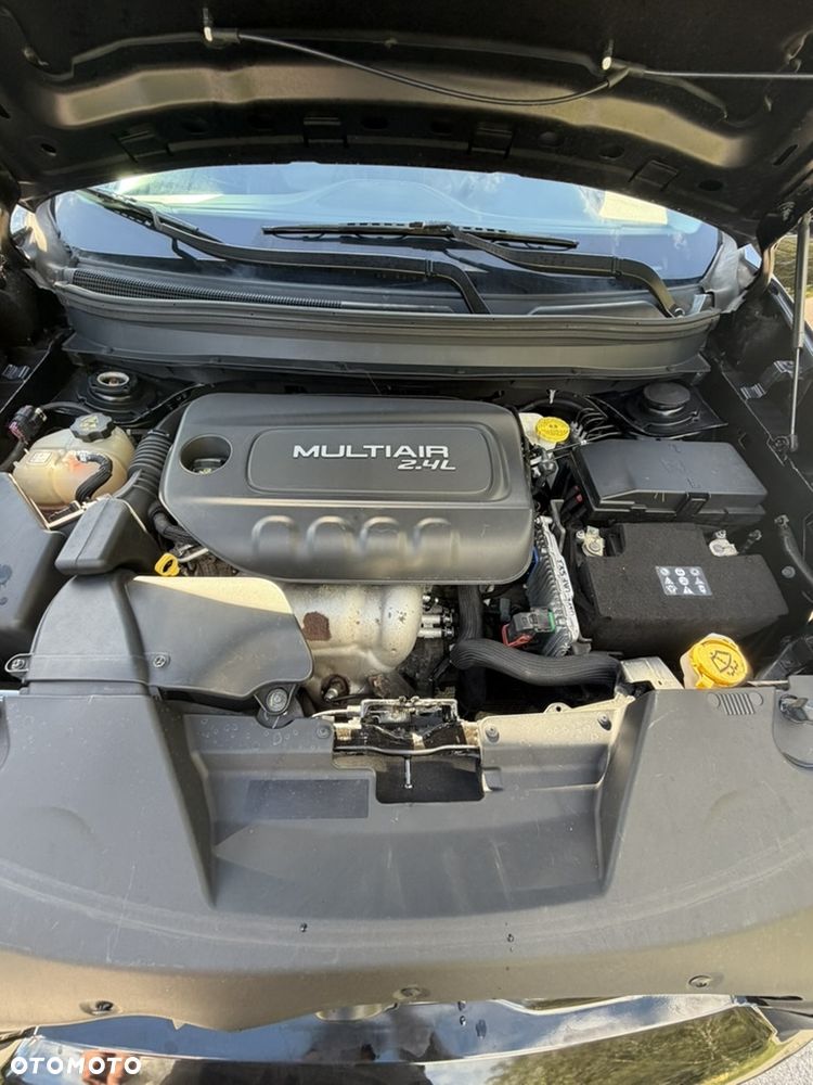 Jeep Cherokee - 24