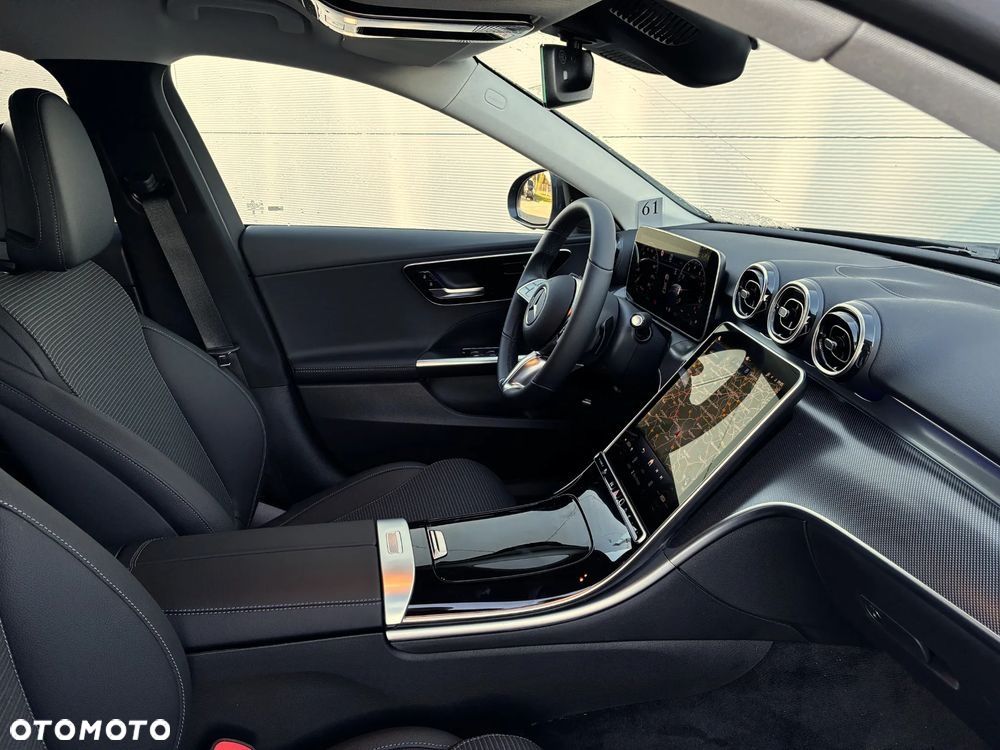 Mercedes-Benz C-Class 2026 photo 5