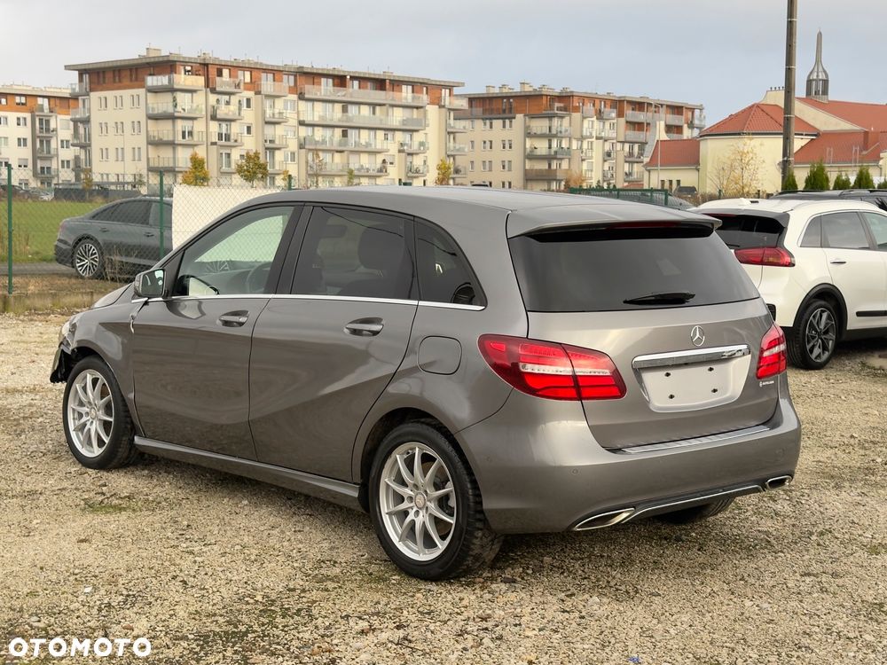 Mercedes-Benz Klasa B 220 4-Matic AMG Line - 3