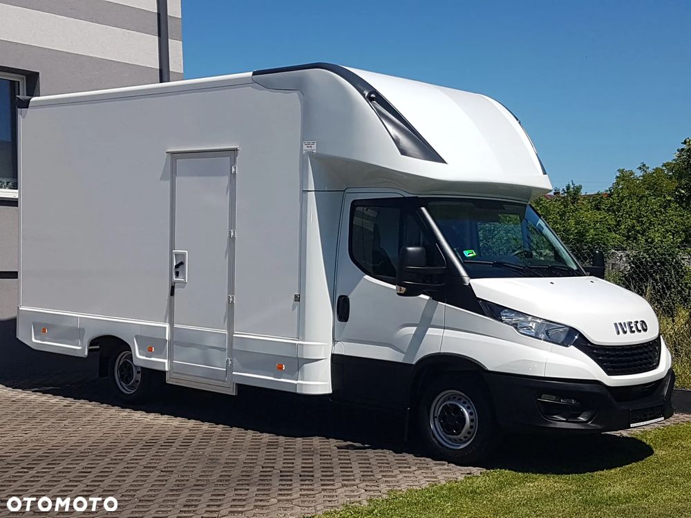 Iveco DAILY KONTENER NISKOPODŁOGOWY 4,43x2,23x2,42 SKLEP FOODTRUCK BAR KLIMA KONIOWÓZ KAMPER