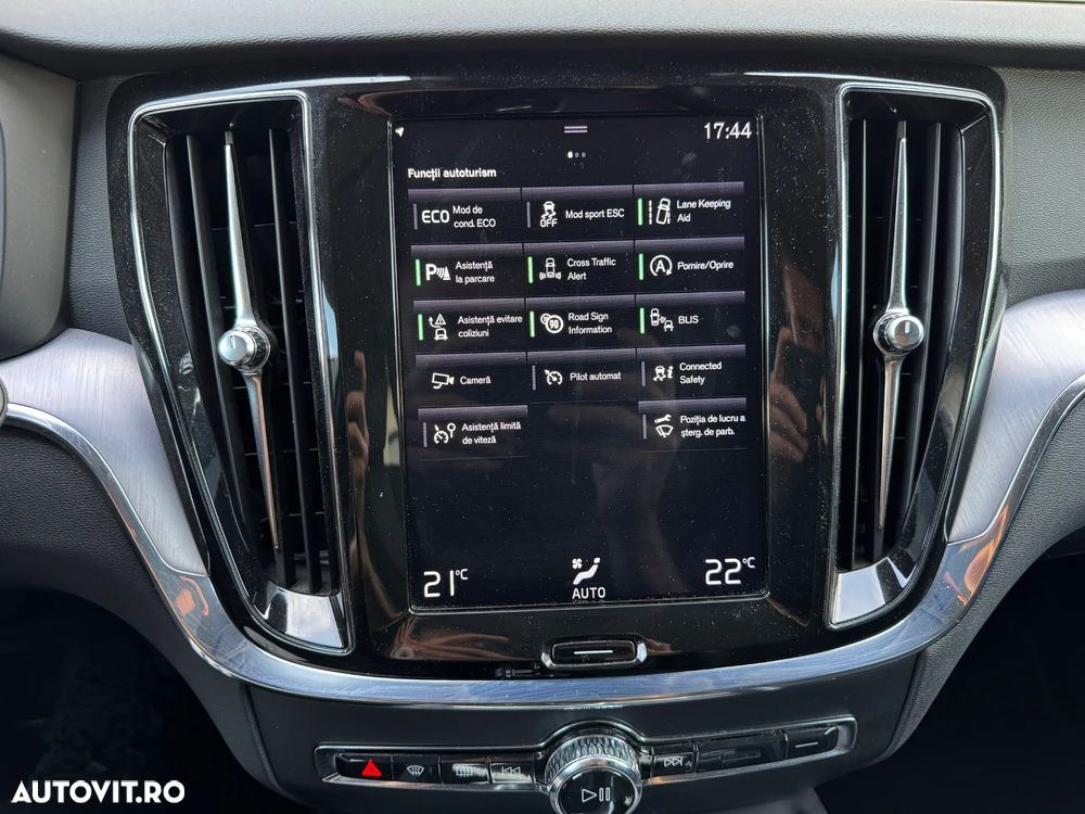Volvo V60 D4 Momentum Pro - 18