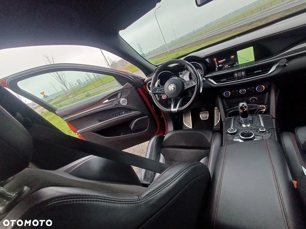 Alfa Romeo Stelvio V6 2.9 Bi-Turbo AT8-Q4 Quadrifoglio - 29