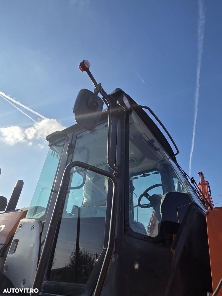 Hitachi ZW250-6, 2021, 7.117h, 23.578km, cupa 4mc, gresare automata, Masa operationala 21,4t, anv MICHELIN 60% ok, camera spate, GPS in romana, posibilitate leasing 4 ani, 200 CP, consum mediu 11,3l/h, revizii facute-PROMOTIE 91.900 EUR+Tva - 29