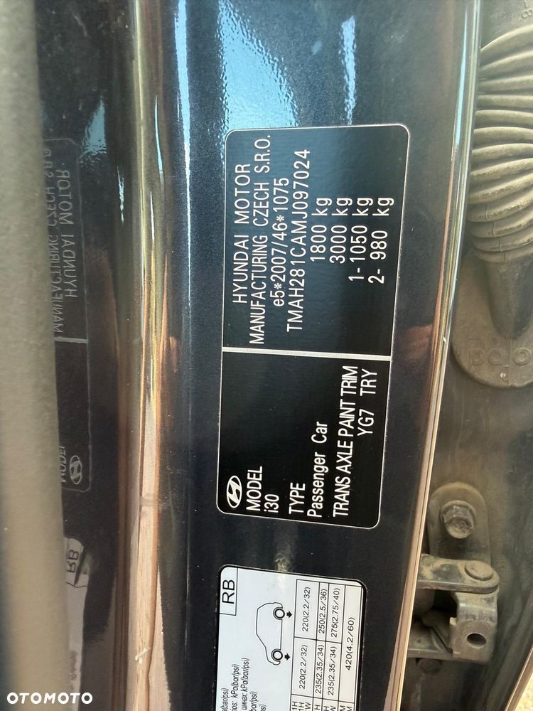 Hyundai i30 1.5 DPI Classic + - 12