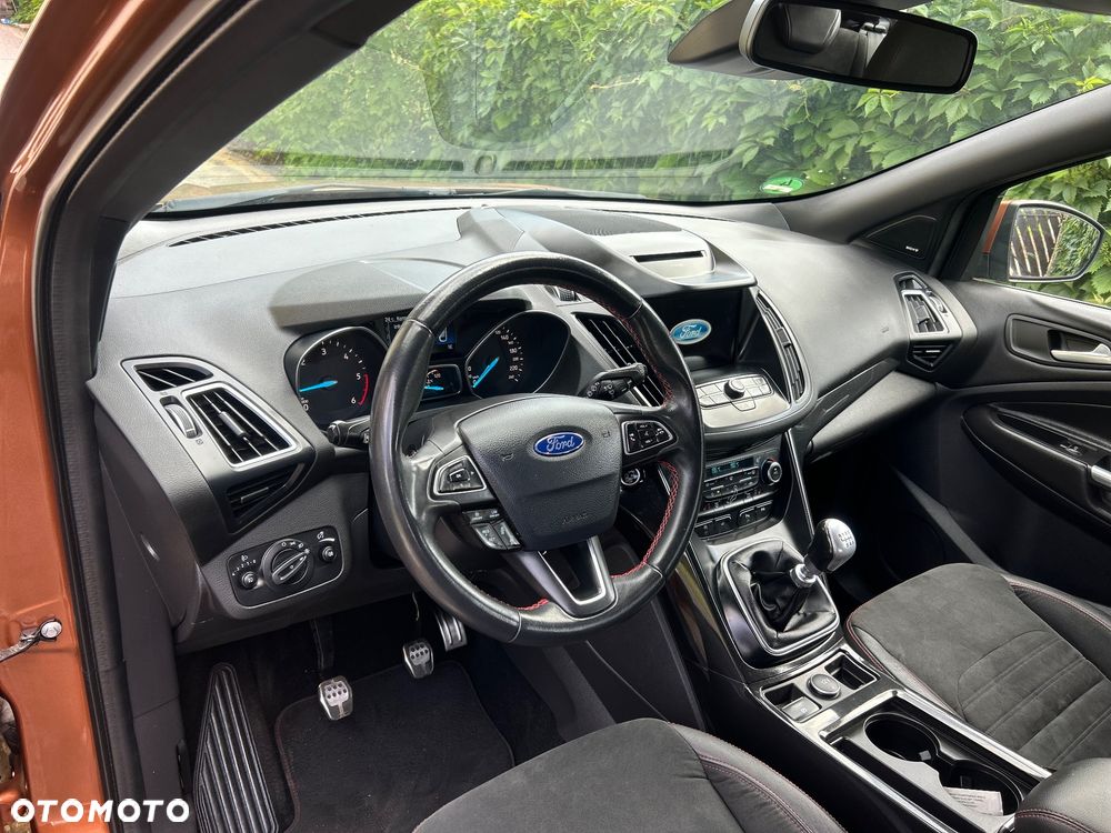 Ford Kuga 2.0 TDCi 4x4 ST-Line - 35