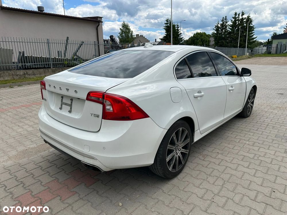 Volvo S60 - 3