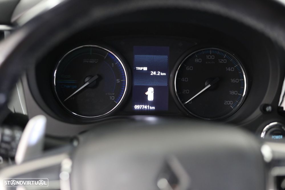 Mitsubishi Outlander 2.4 Instyle - 29