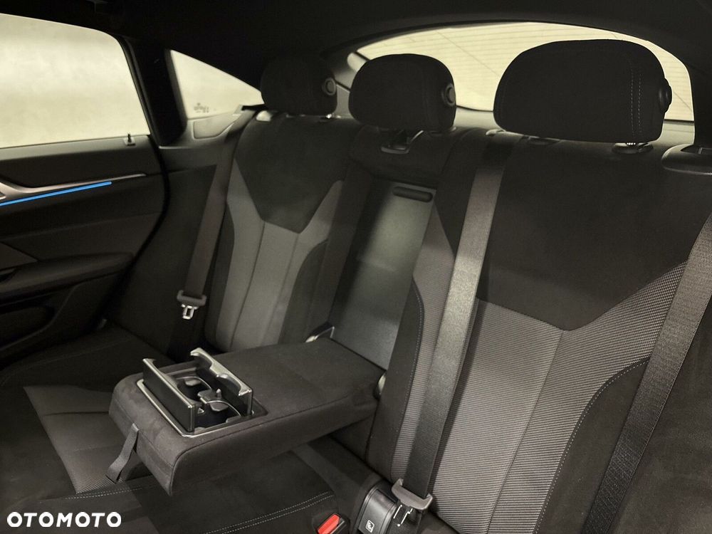 BMW i4 - 17