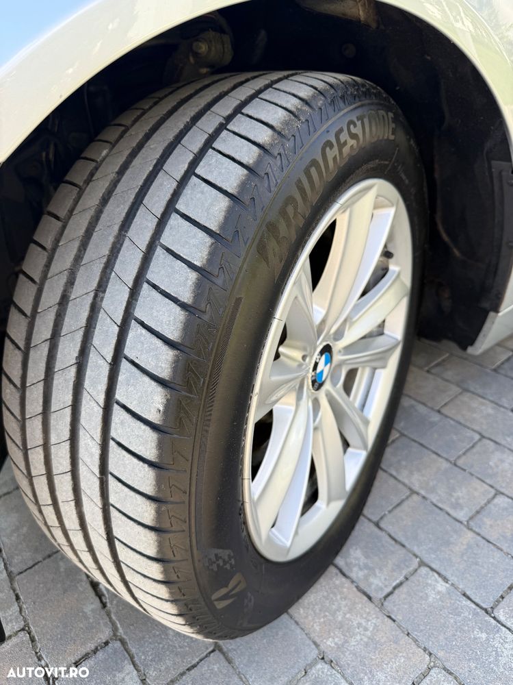 BMW Seria 5 520d AT - 17