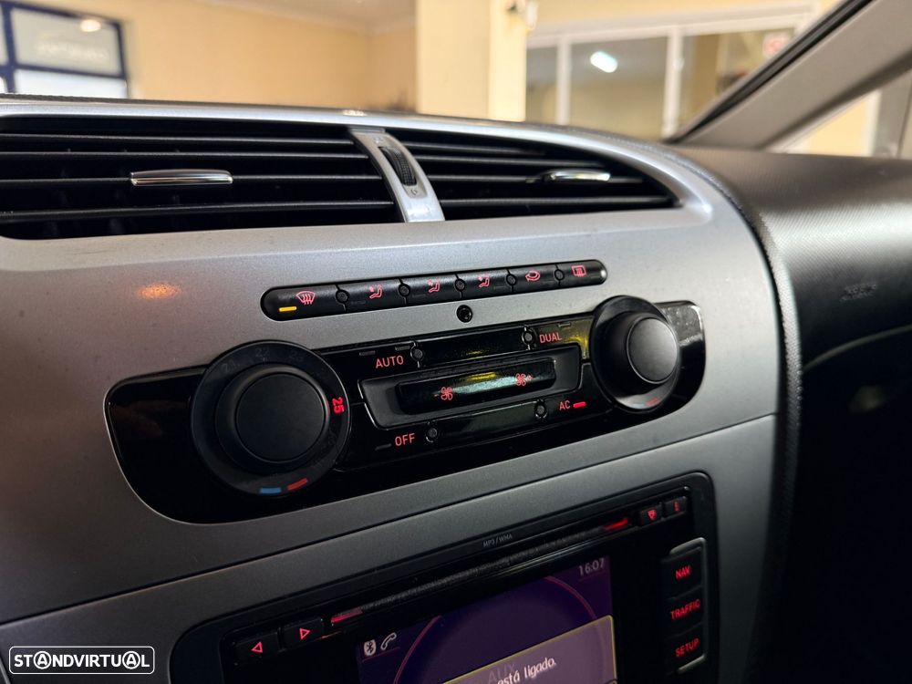 SEAT Leon 1.6 TDI Sport DSG - 25