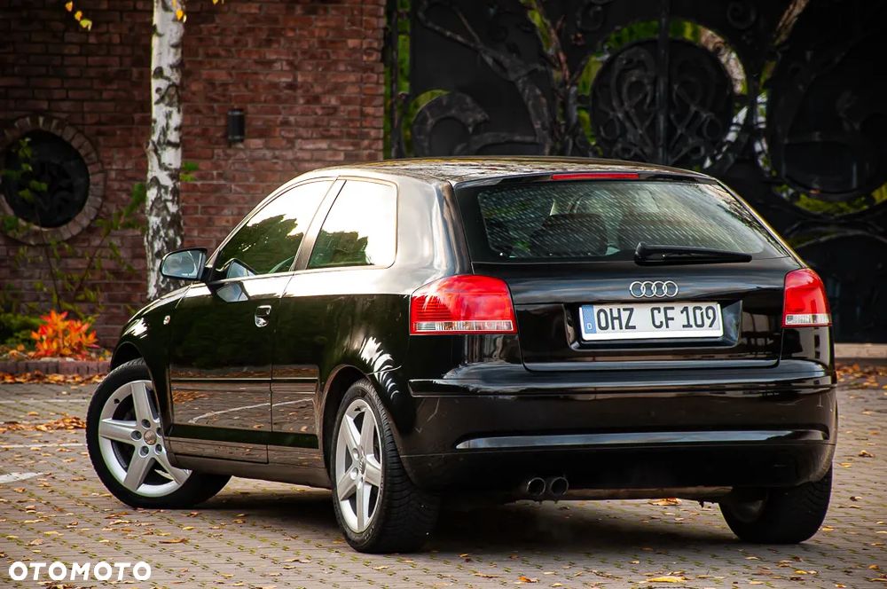 Audi A3 3-drzwiowe 2.0 FSI Attraction - 14