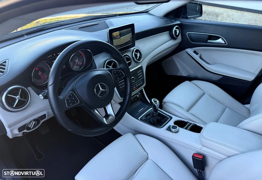 Mercedes-Benz CLA 180 d Shooting Brake Urban - 18