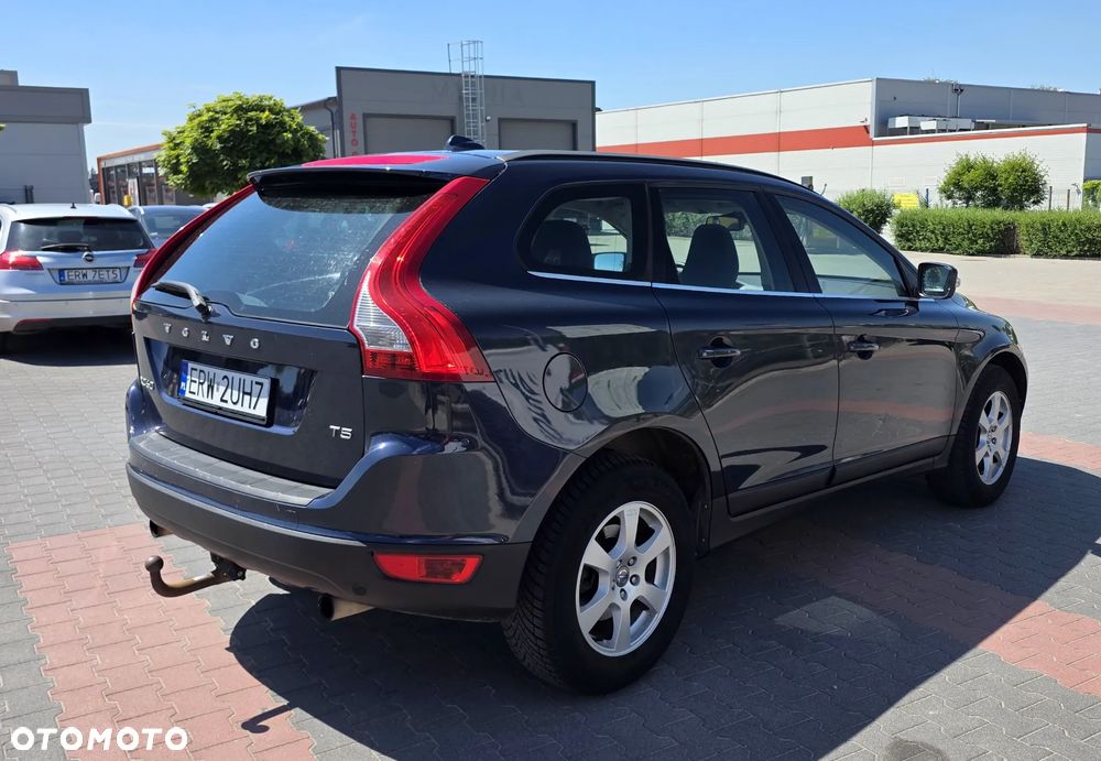 Volvo XC 60 T5 Powershift Momentum - 4
