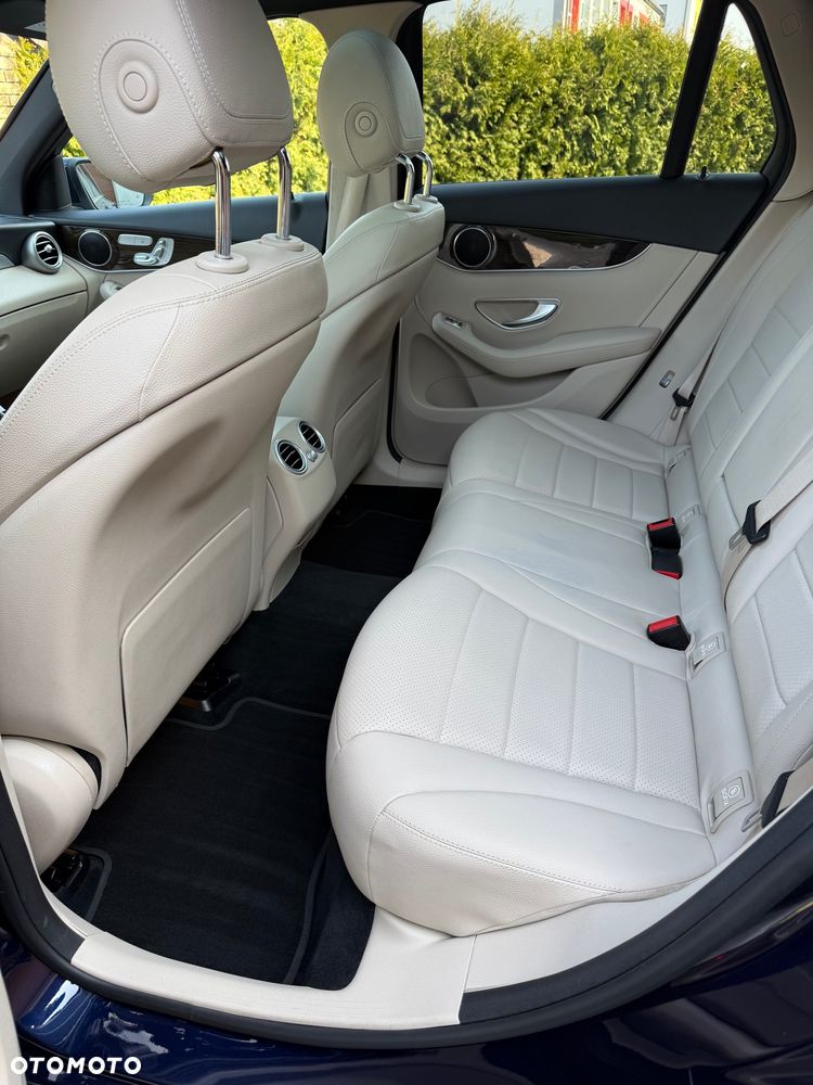 Mercedes-Benz GLC 300 4Matic 9G-TRONIC Exclusive - 25
