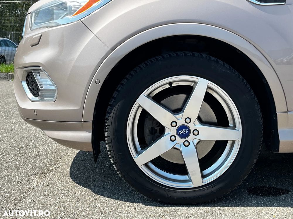 Ford Kuga 2.0 TDCi 4WD Powershift Vignale - 33