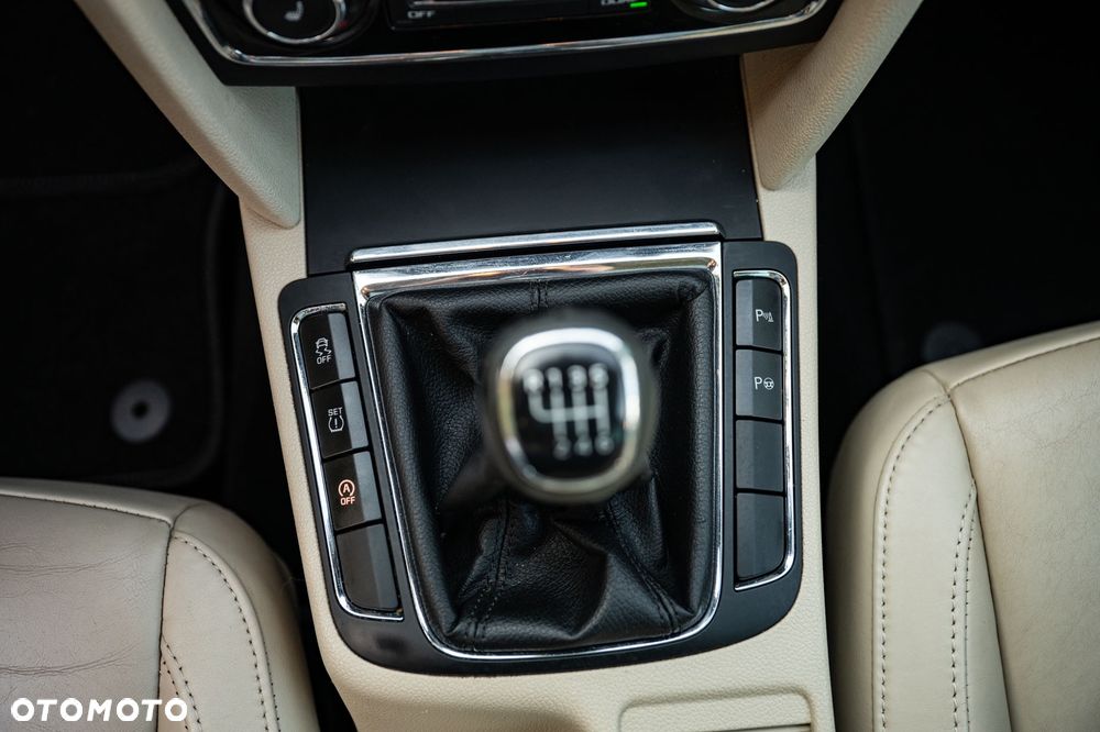 Skoda Superb 2.0 TDI L&K - 22